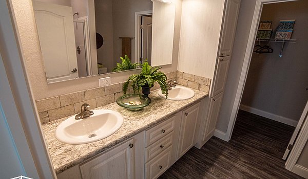 DCA Series / 2866-2043 Bathroom 36827