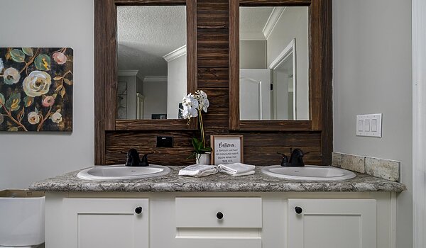 LTT Series / Annabelle 2885-346 Interior 126926