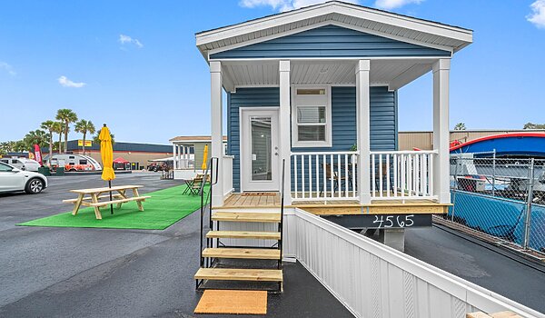 Park Model / Daisy 1425-660 Exterior 126959