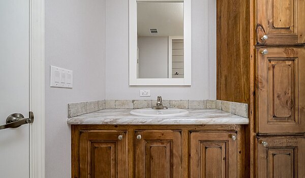 HD Series / Captiva 28195-634 Interior 126953