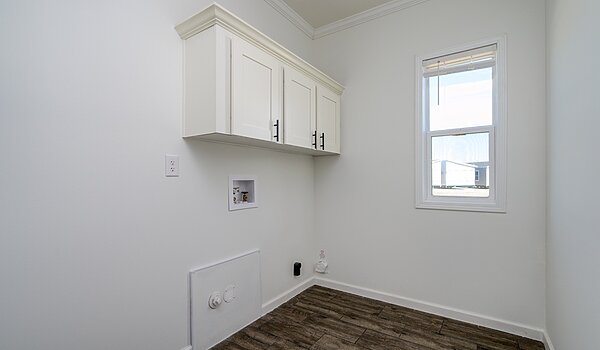 Rebirth Series / Kinder Lou 1634-706 Interior 127096