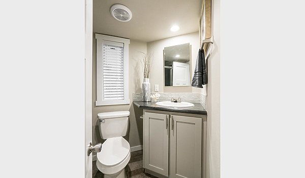 Park Model RV / APS 527B MS Bathroom 32660