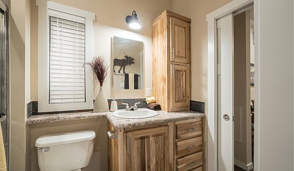 Park Model RV / APS 601 Bathroom 32678