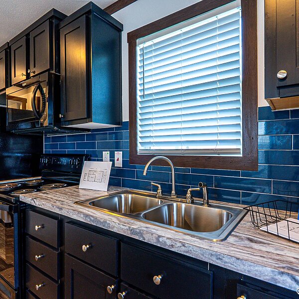 Park Model RV / APX 122 Kitchen 118431