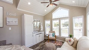 Park Model RV / APH 527 Interior 32904