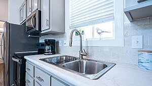 Park Model RV / The Burton Kitchen 118421