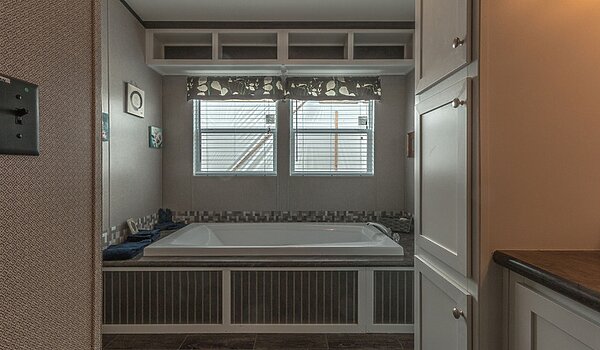 Masterpiece / Arlington 30483A Bathroom 139211