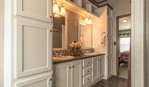 Masterpiece / Arlington 30483A Bathroom 139215