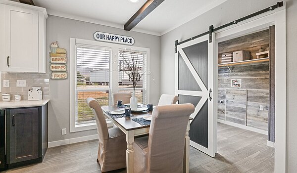 Keystone / The Horizon 68 KH30684Z Interior 135007
