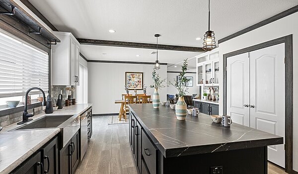Keystone / The Pecan Valley 68 KH30683P Interior 135015
