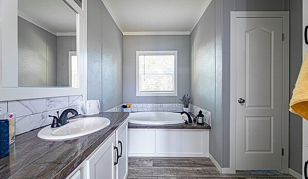 Super Saver / The Fantasy Island SA30543F Bathroom 139474