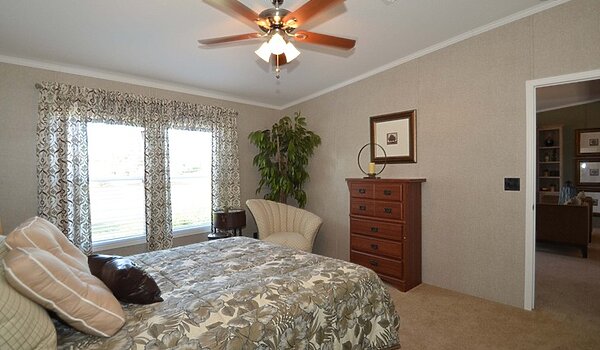 Masterpiece / Kensington 28604K Bedroom 139412