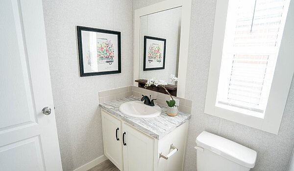 Super Saver / Cabana 16642C Bathroom 99370