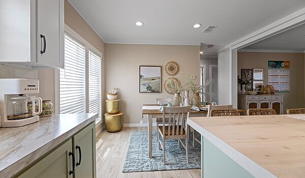 Super Saver / Sheridan 30704S Interior 139694