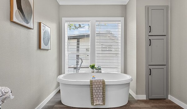 Masterpiece / Fantasy Island 30543F Bathroom 139349