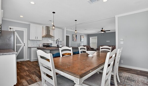 Masterpiece / Retreat 30643R Interior 139505