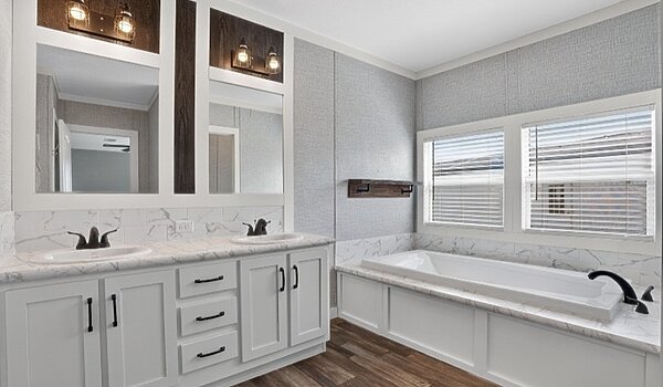 Masterpiece / Retreat 30643R Bathroom 139529