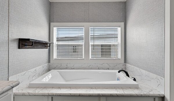 Masterpiece / Retreat 30643R Bathroom 139538