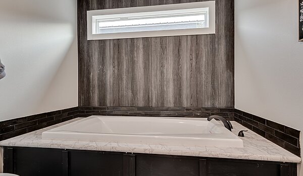 Answer House / 28724A Bathroom 150477