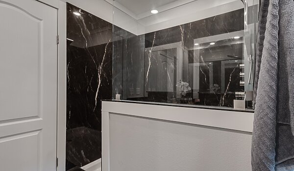 Answer House / 28724A Bathroom 150478