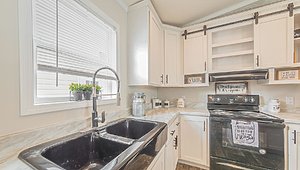 SOLD / The Iberville 1676H32001 Kitchen 60162