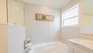 SOLD / The Iberville 1676H32001 Bathroom 60169