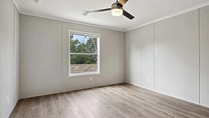 Champion Homes Collection / 0258CHTAH-2856-32111 Bedroom 113105