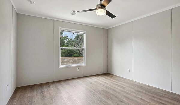 Champion Homes Collection / 0258CHTAH-2856-32111 Bedroom 113105