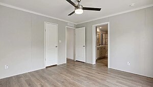 Champion Homes Collection / 0258CHTAH-2856-32111 Bedroom 113106