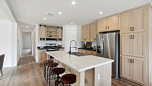 Champion Homes Collection / 0258CHTAH-2856-32111 Kitchen 113101