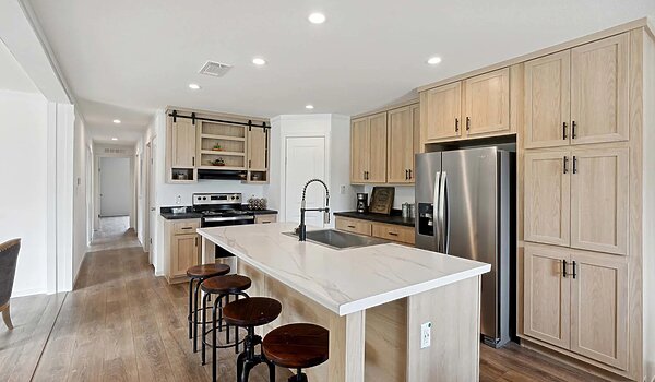 Champion Homes Collection / 0258CHTAH-2856-32111 Kitchen 113101