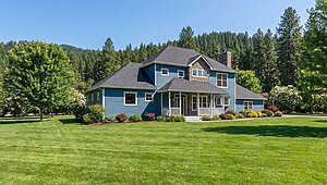 Colonial / 5205 Lexington Exterior 55552