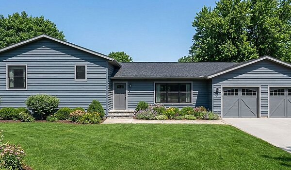 Ranch / 2430 Tri-Level Exterior 130665