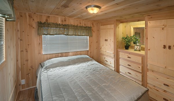 America's Park Cabins Lodge Series / 39-3 Bedroom 56135