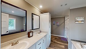 Creekside Series / The Delilah CSFL-3301 Bathroom 101774