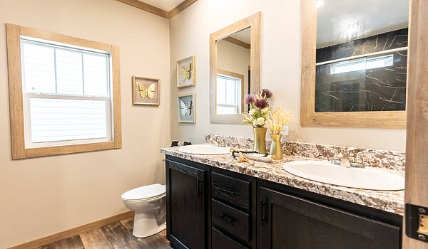 Creekside Series / The Canyon Creek CS-1622 Bathroom 94860