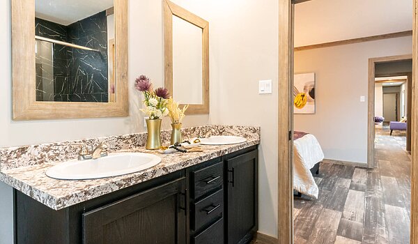 Creekside Series / The Canyon Creek CS-1622 Bathroom 94863