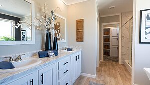 Creekside Series / The Shades Creek CS-3248 Bathroom 103419