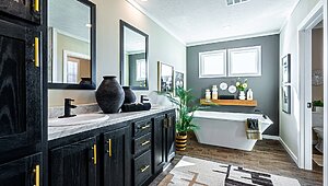 Creekside Series / The Hangout CS-3263 Bathroom 119905