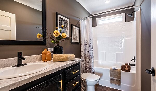 Creekside Series / The Hangout CS-3263 Bathroom 119907