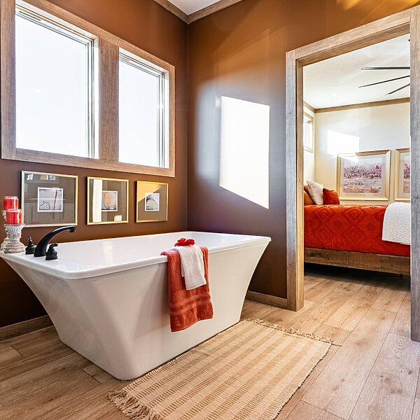 Creekside Series / The Keystone CS-1625 Bathroom 120033