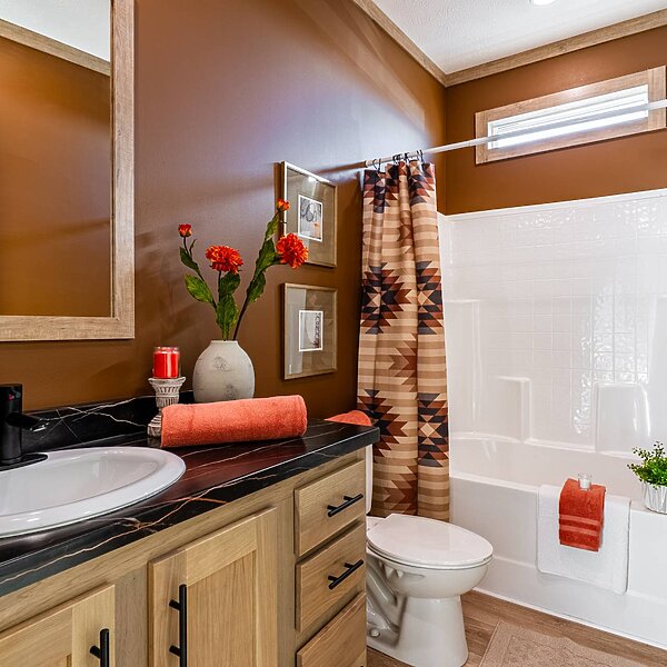 Creekside Series / The Keystone CS-1625 Bathroom 120034