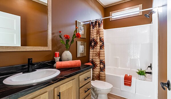 Creekside Series / The Keystone CS-1625 Bathroom 120034