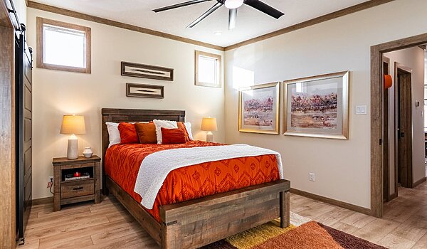 Creekside Series / The Keystone CS-1625 Bedroom 120029