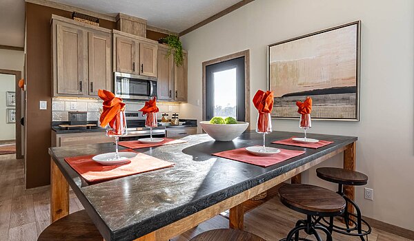 Creekside Series / The Keystone CS-1625 Kitchen 120024