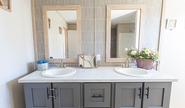 Epic Experience / The Snowcap 43CEE28764BH Bathroom 140508
