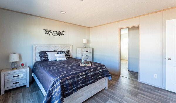 Epic Experience / The Snowcap 43CEE28764BH Bedroom 140506