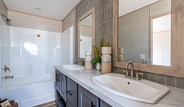 Epic Experience / The Voyage CEE16763H Bathroom 114366