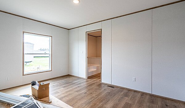 Phoenix / The Phoenix 66 16663A Interior 114267
