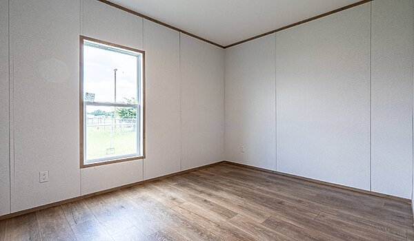 Phoenix / The Phoenix 76 16763A Bedroom 114282